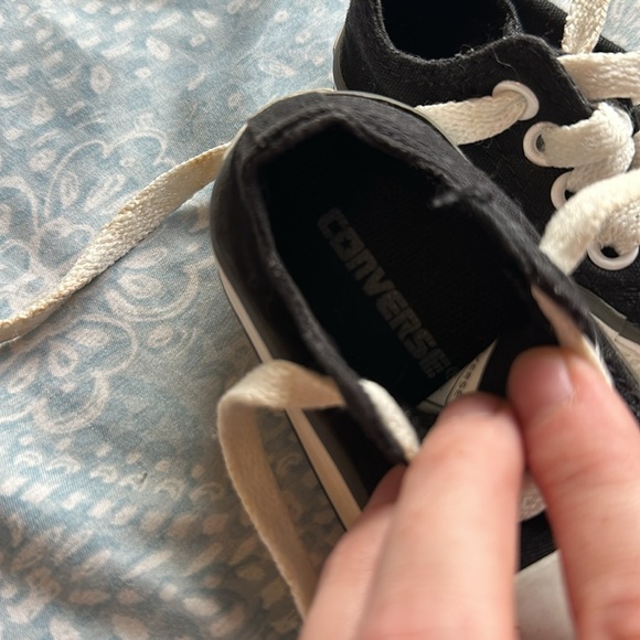 Baby converse, size 2 - Picture 3 of 7